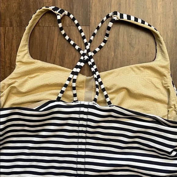 Lululemon Free To Be Tank Strappy Classic Stripe Black White stripes 4 - Picture 11 of 12